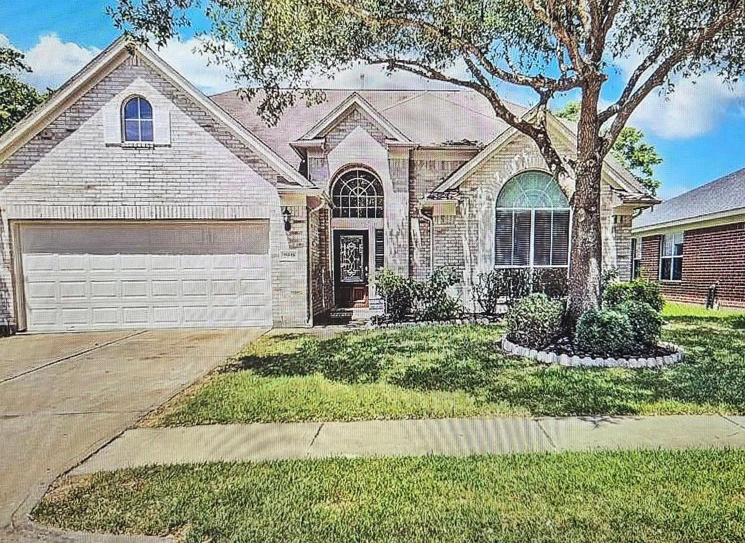 4 bed, 2.5 bath, 3102 sqft, $2,600 — Photo 1