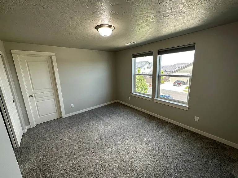 2558 NW Hemlock Way — Photo 15
