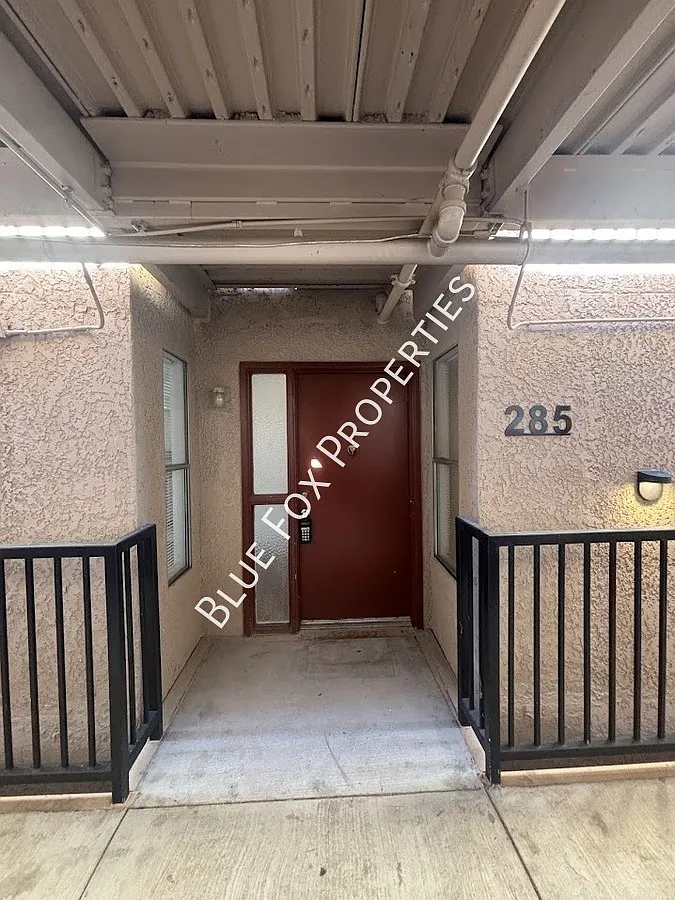 Building Photo - 2601 W Broadway Blvd #N285