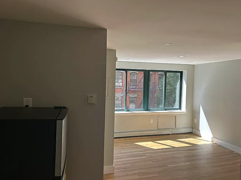 26 Clinton St #4A — Photo 4