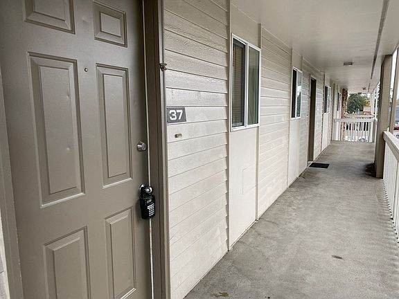 3rd image of 114 129th St S #37