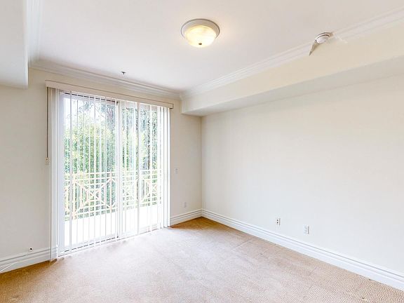 5th image of 2306 Fox Hills Dr APT 302