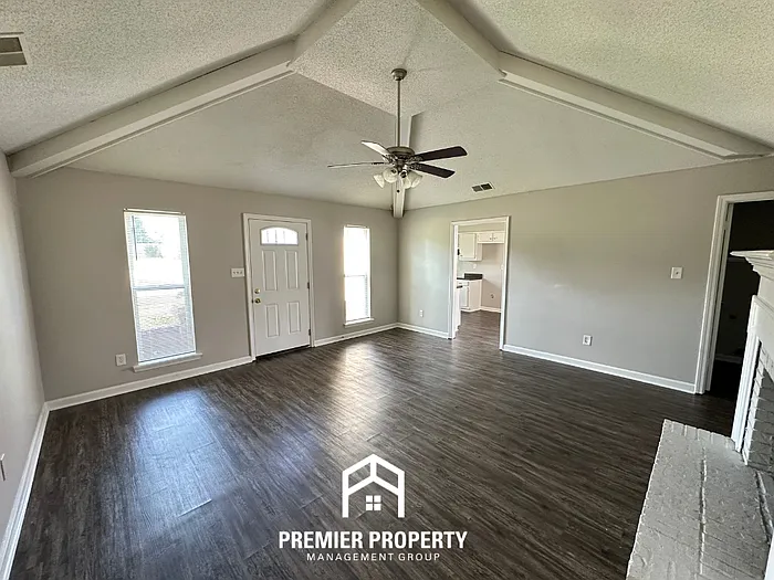 6600 Elkgate Dr — Photo 2
