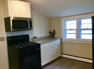 6 Center St APT B, Englishtown, NJ 07726