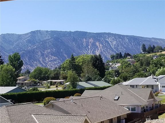 3rd image of 310 Village Dr