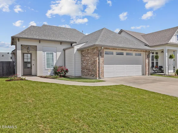 215 Whispering Meadows Rd, Broussard, LA 70518