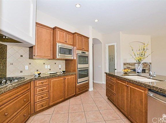 4th image of 78607 Blackstone Ct