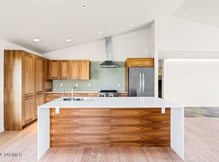 61 Rivers Edge Ln, Yakima, WA 98901