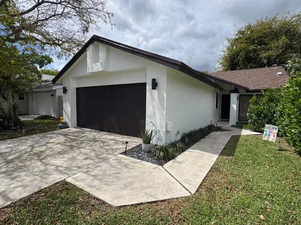 1060 NW 19th Terrace, Delray Beach, FL 33445