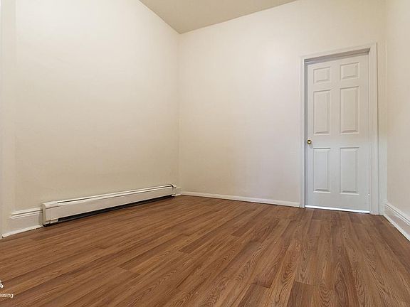 4th image of 136A Clendenny Ave #1