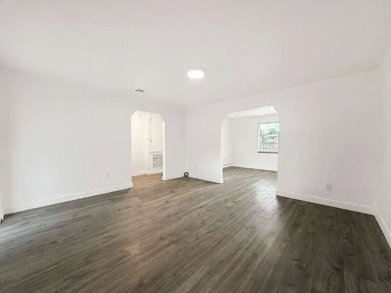2 bed, 1.0 bath, 988 sqft, $2,500 — Photo 4