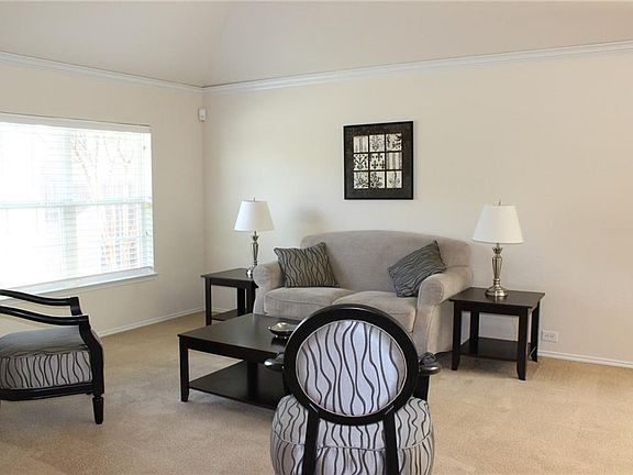 3rd image of 2704 Fox Creek Trl