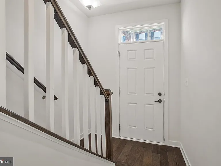 8100 Miner St — Photo 5