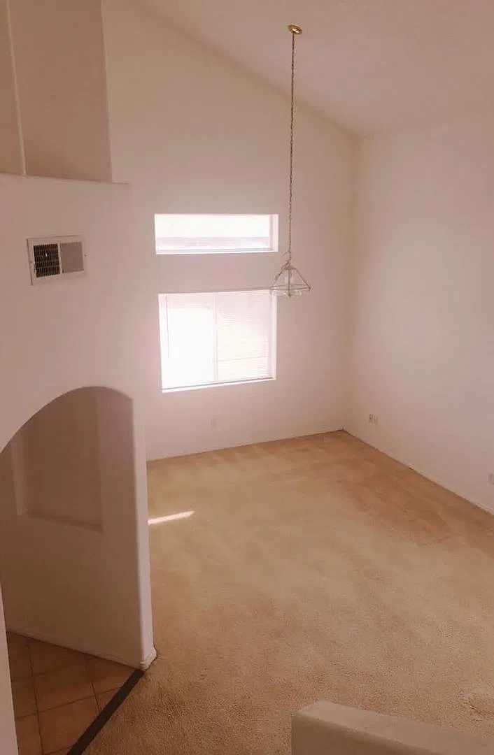 Coming Soon 4br/2.5 Bath 2100 Sqft House In Enchanted Hills — Photo 2
