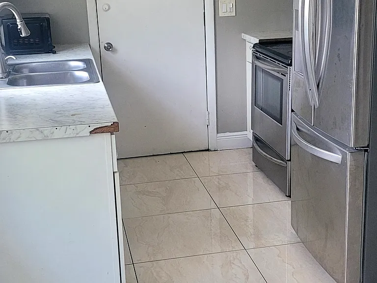 2605 Jackson St — Photo 6