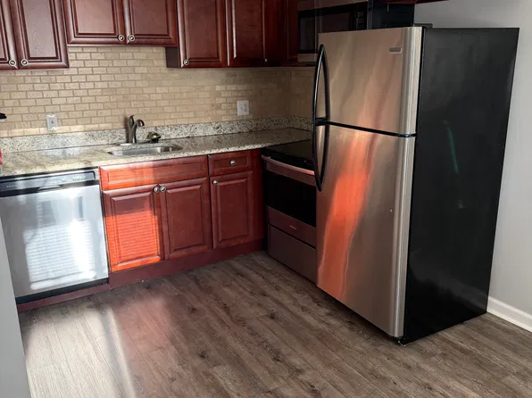 220 Park Ave APT 13U, Hammonton, NJ 08037