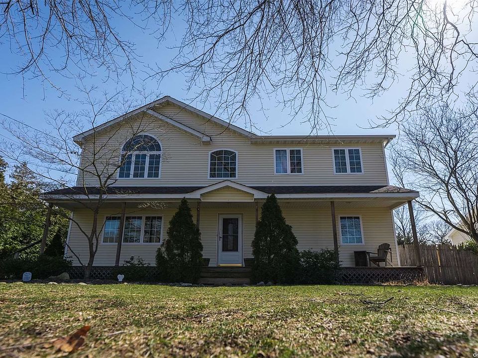 31 Surrey Drive, Center Moriches, NY 11934 Zillow