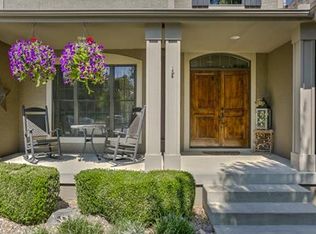704 SW Winterwalk Ln, Lees Summit, MO 64081