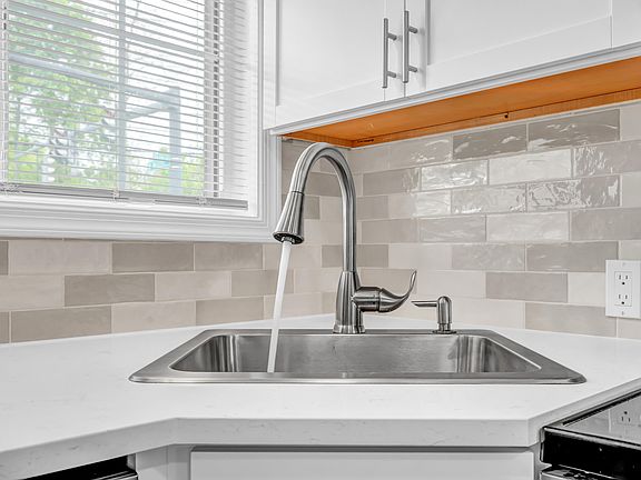 5th image of 113 Park Ave #7