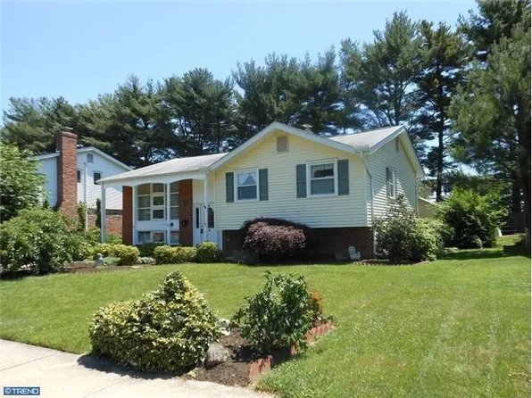 6 Sundew Rd, Newark, DE 19711