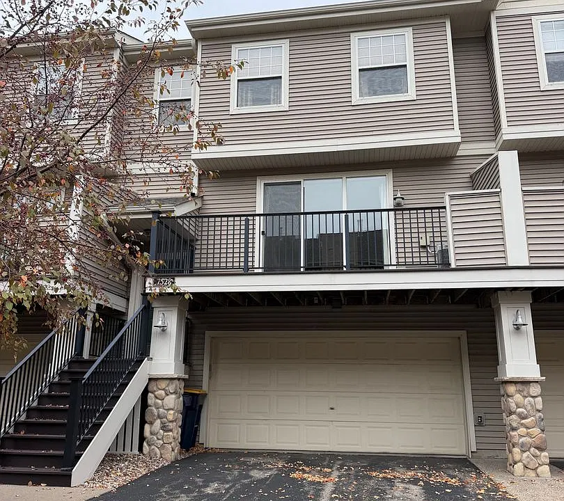 7528 Parkridge Ln