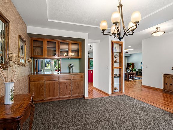 3rd image of 2474 Senate Way