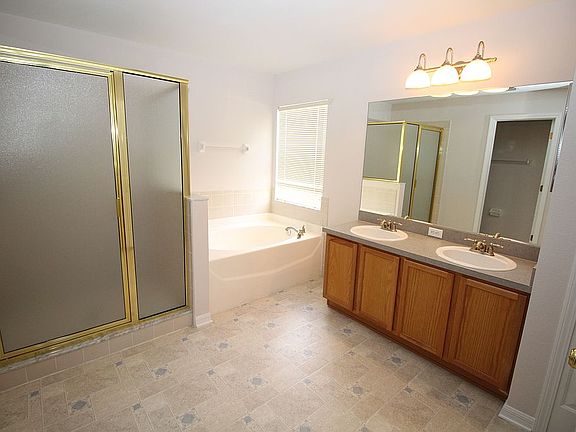 3rd image of 12606 Longcrest Dr