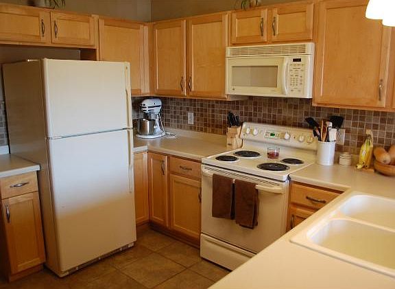 3rd image of 3600 Abercrombie Ln