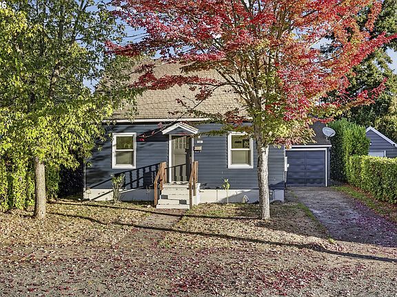 2nd image of 8301 NE Hassalo St