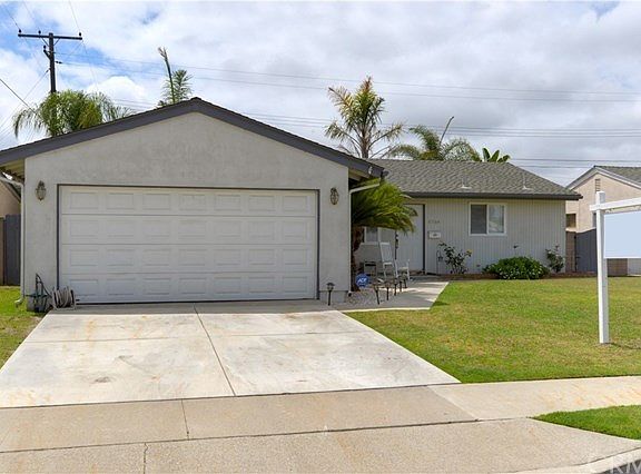 3rd image of 6564 Christine Cir