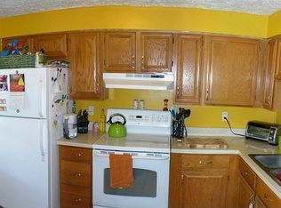 8432 White Feather Ct, Lorton, VA 22079