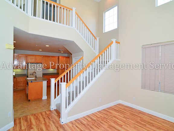 5th image of 117 Toyon Ln