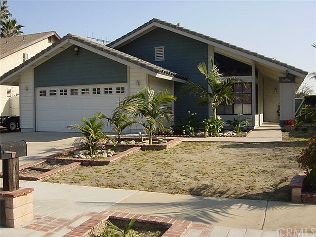 1st image of 1456 E Bermuda Dunes St