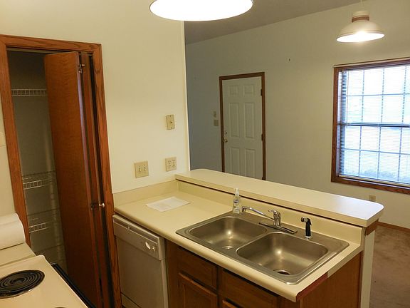 5th image of 5224 Knox St