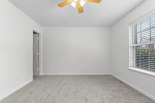 Skyside Landing Apartments — Photo 38