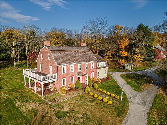 3rd image of 11 Brown Rd
