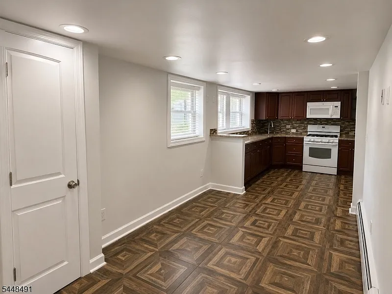 1 bed, 1.0 bath, $2,000 — Photo 3