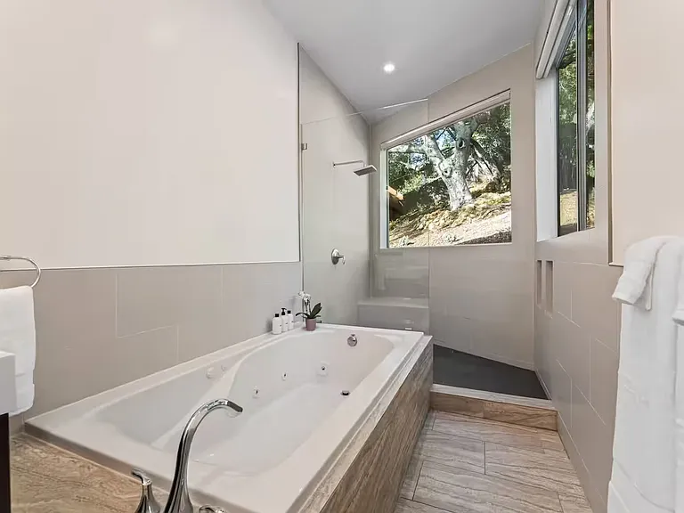 3795 Fredonia Dr — Photo 29