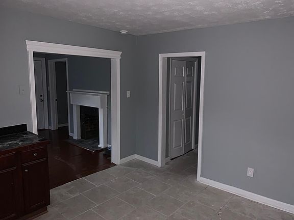 4th image of 428 Cole St