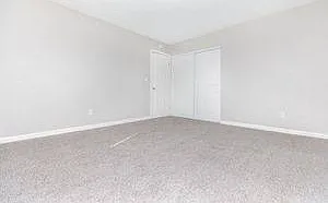 Dorado Plaza Apartments — Photo 57
