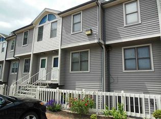 3399 Post Rd APT 13, Warwick, RI 02886