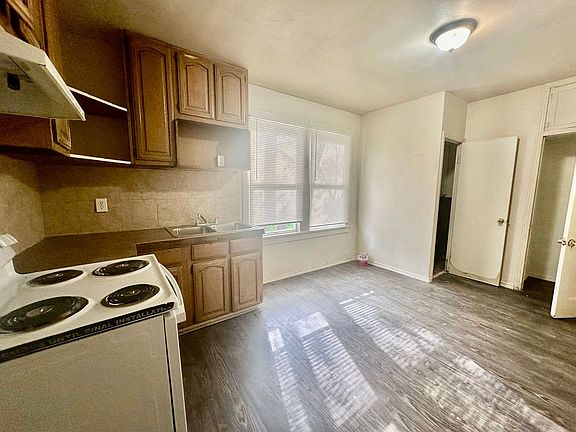 3rd image of 1402 E Highland Blvd #2