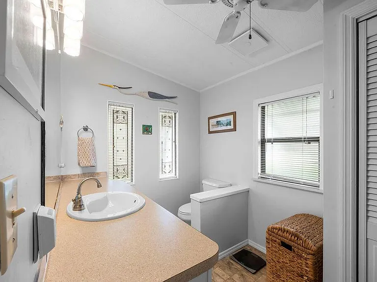 7894 SE Saratoga Dr E — Photo 28