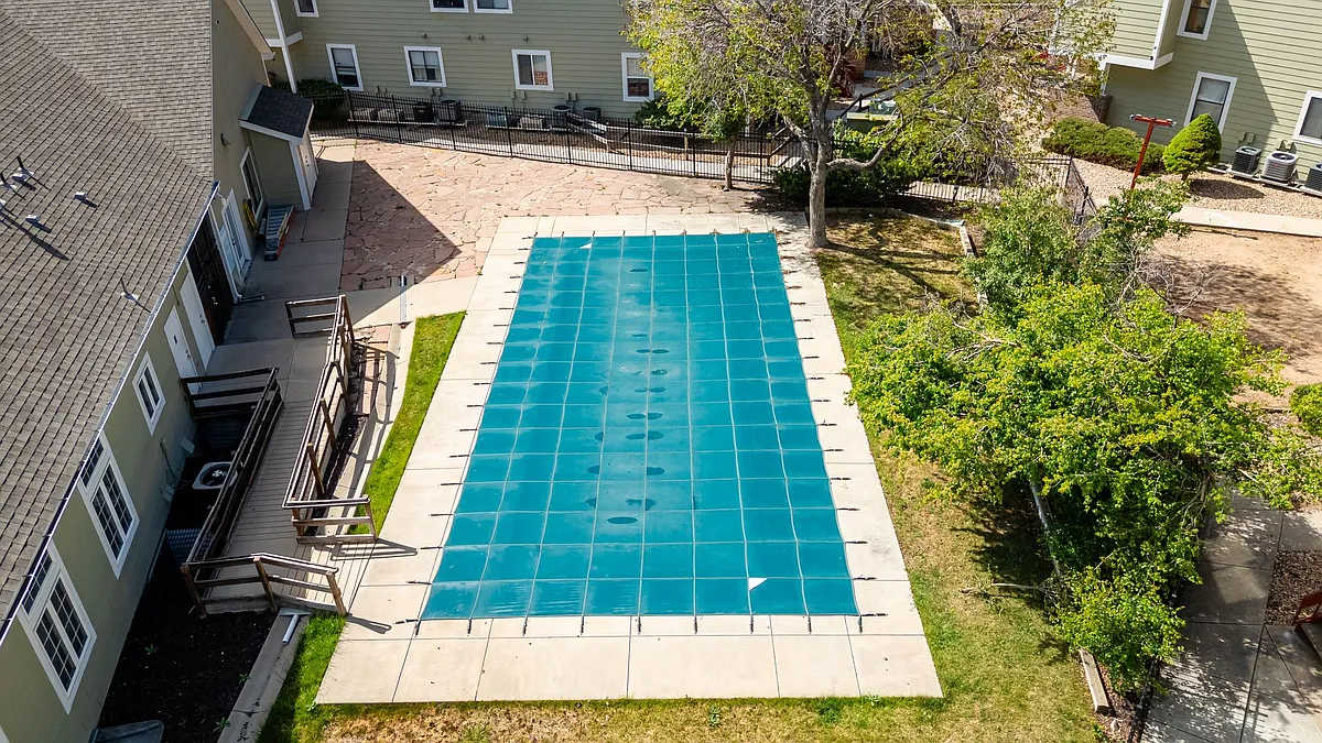 Building Photo - 932 S Dearborn Way #18