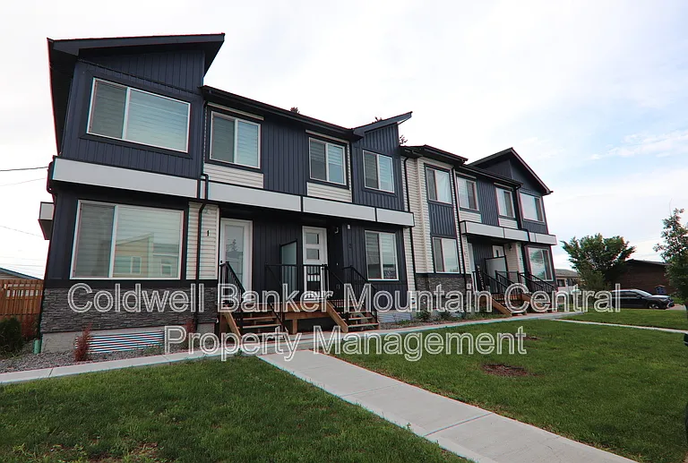 10008 162nd St NW #1 — Photo 1