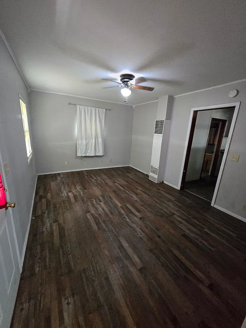 831 Grant Ave — Photo 3