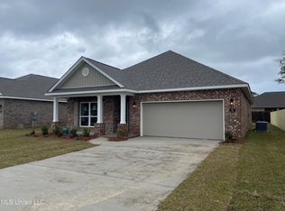 89 Saltmeadow Cir, Ocean Springs, MS 39564