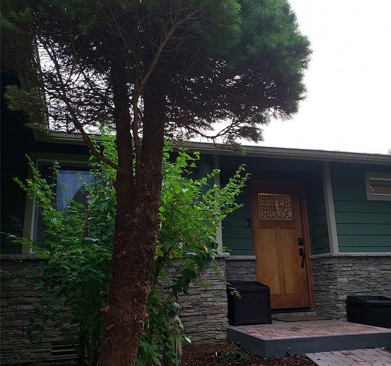 1st image of 1312 Devon Dr NE