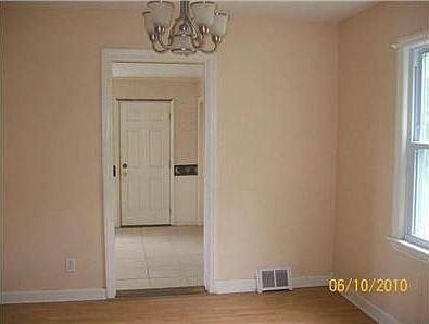 5th image of 607 W Belmar Cir
