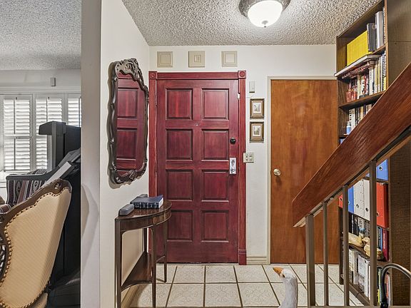 5th image of 535 E Cedar Ave Unit J